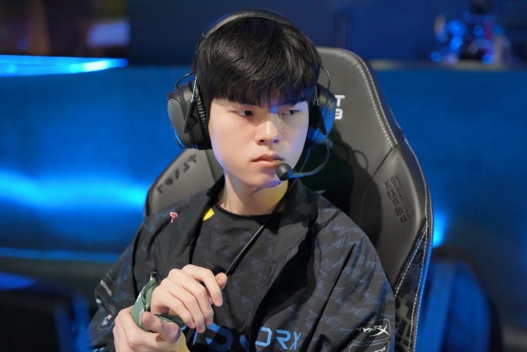 时刻做出决 时刻做出决