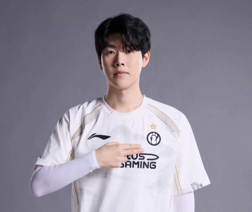 但他坚称自 但他坚称自